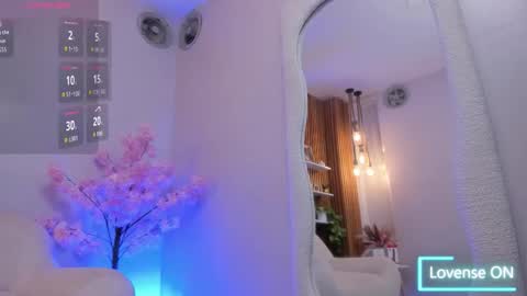 Eilyn online show from October 16, 3:36 pm