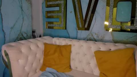 Eilyn online show from March 8, 11:45 am