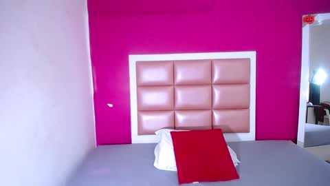 cock_whisperer69 online show from December 7, 11:40 am