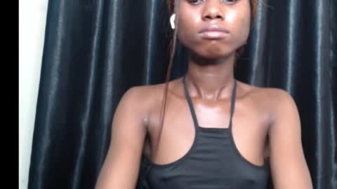 coco_petitqueen online show from October 12, 8:17 am