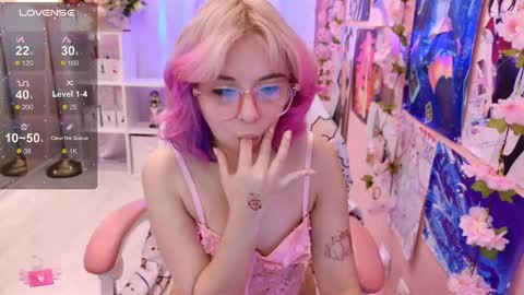 Snapshot of coconut_mia chatting on September 29, 2:33 pm Mia online show from September 29, 2:33 pm