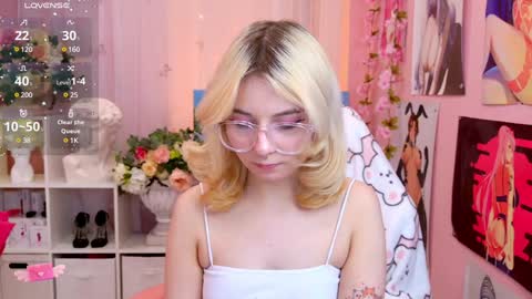 Snapshot of coconut_mia chatting on January 16, 7:31 pm Mia online show from January 16, 7:31 pm