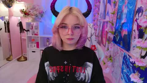 Mia online show from October 23, 8:59 pm