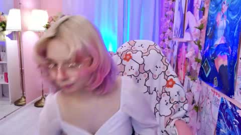Snapshot of coconut_mia chatting on October 16, 3:14 pm Mia online show from October 16, 3:14 pm