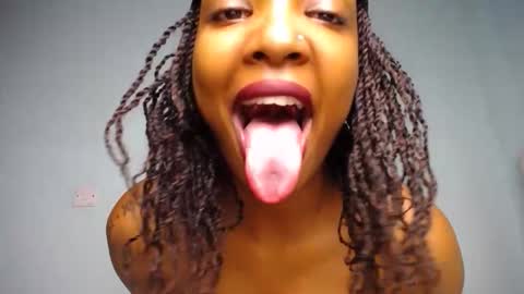 Snapshot of cocos_camera chatting on October 16, 10:56 pm Coco online show from October 16, 10:56 pm