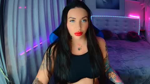 Ur goddess Nikki online show from December 17, 10:30 am