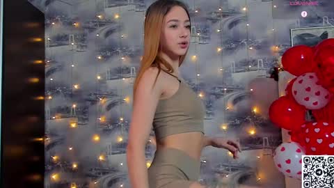 Snapshot of cold_waterfall chatting on February 21, 3:34 am Criss online show from February 21, 3:34 am