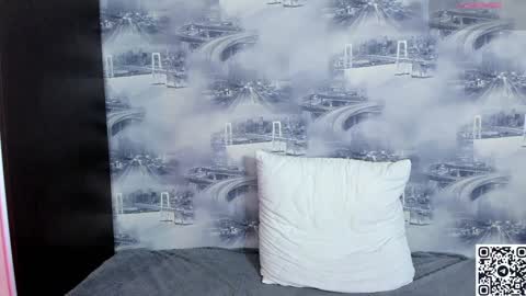 Snapshot of cold_waterfall chatting on December 2, 1:12 pm Criss online show from December 2, 1:12 pm