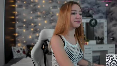 Snapshot of cold_waterfall chatting on December 24, 3:38 am Criss online show from December 24, 3:38 am