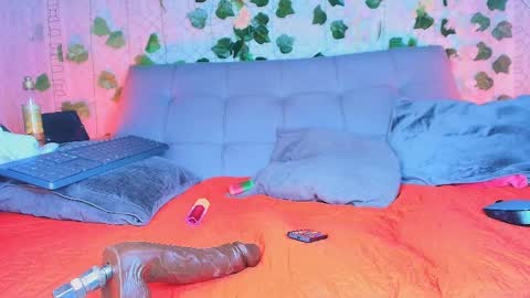 colett online show from October 3, 1:05 pm