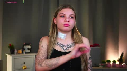 Jenny online show from April 10, 3:29 pm