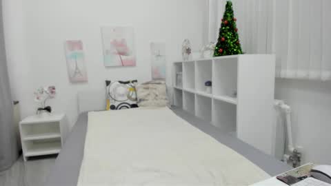 Camilla online show from December 23, 9:13 am