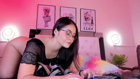Snapshot of corachandler chatting on March 3, 9:23 pm Cora online show from March 3, 9:23 pm