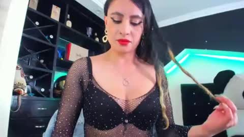 Snapshot of coral_gibson chatting on December 22, 1:33 pm Coral online show from December 22, 1:33 pm