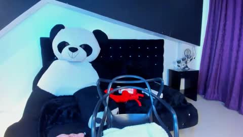 Snapshot of coral_gibson chatting on February 12, 12:44 pm Coral online show from February 12, 12:44 pm