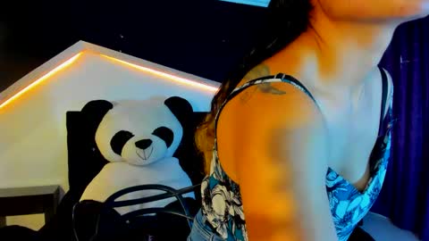 Snapshot of coral_gibson chatting on February 3, 12:03 pm Coral online show from February 3, 12:03 pm