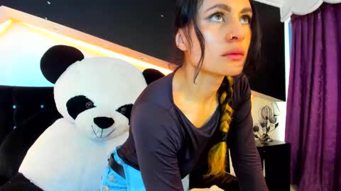 Snapshot of coral_gibson chatting on February 13, 12:21 pm Coral online show from February 13, 12:21 pm