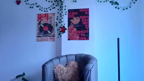 Coralie Bronson online show from July 28, 6:42 pm