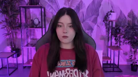 Snapshot of coralinekeyns chatting on October 7, 6:07 am little girl who is always right or Coraline online show from October 7, 6:07 am