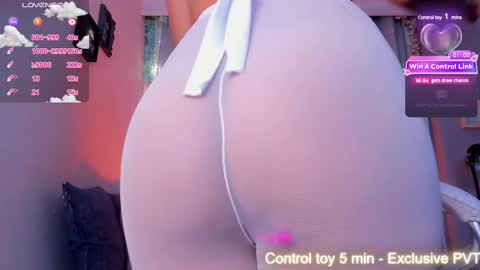 Snapshot of coralinericce_ chatting on February 14, 5:51 am Coral Stefani online show from February 14, 5:51 am