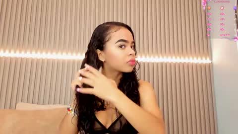 Snapshot of coralineross_ chatting on March 11, 11:12 am coralineross_ online show from March 11, 11:12 am