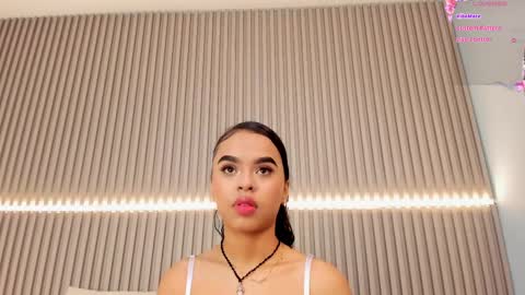 Snapshot of coralineross_ chatting on March 3, 11:25 am coralineross_ online show from March 3, 11:25 am