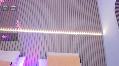 Snapshot of coralineross_ chatting on September 11, 11:21 am coralineross_ online show from September 11, 11:21 am