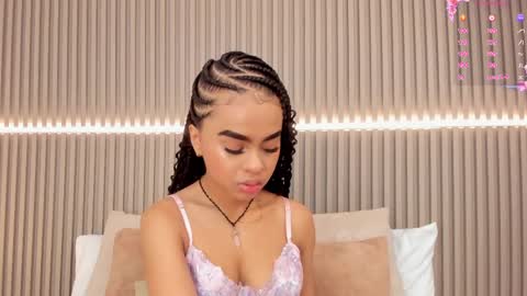 Snapshot of coralineross_ chatting on February 22, 11:02 am coralineross_ online show from February 22, 11:02 am