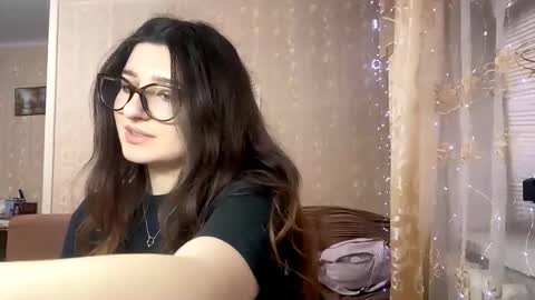 Elisheva online show from February 12, 2:08 pm