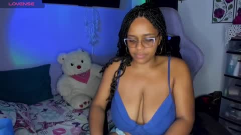 Snapshot of corinastonee chatting on October 16, 12:46 am corina online show from October 16, 12:46 am