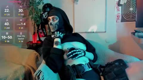 Snapshot of cos_operator chatting on October 23, 5:19 pm cos_operator online show from October 23, 5:19 pm