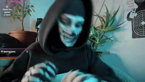 Snapshot of cos_operator chatting on October 5, 5:51 pm cos_operator online show from October 5, 5:51 pm