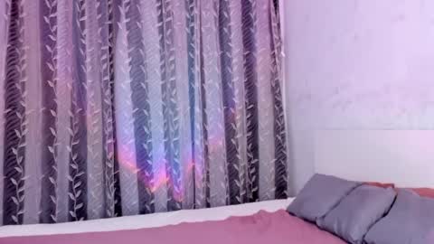 Snapshot of cosmic_girll chatting on December 8, 8:58 pm Alice online show from December 8, 8:58 pm