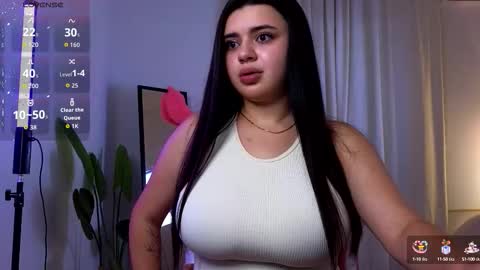 Snapshot of courtneyk_ chatting on October 12, 3:14 pm Courtney online show from October 12, 3:14 pm