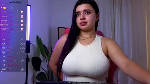 Snapshot of courtneyk_ chatting on October 16, 3:03 pm Courtney online show from October 16, 3:03 pm