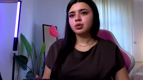 Snapshot of courtneyk_ chatting on October 2, 1:49 pm Courtney online show from October 2, 1:49 pm