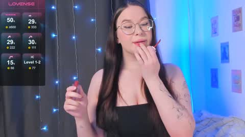 Snapshot of coy_amina_ chatting on December 25, 5:58 am Lilith online show from December 25, 5:58 am