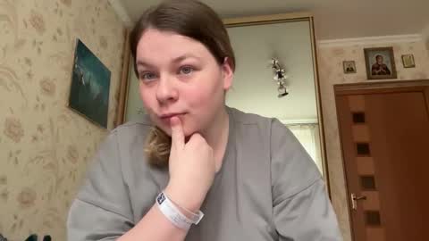 Snapshot of crave_elise chatting on October 8, 10:19 am Elise online show from October 8, 10:19 am