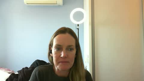 Anny online show from November 11, 4:15 pm