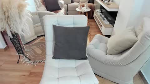 LAURA online show from March 17, 4:11 pm