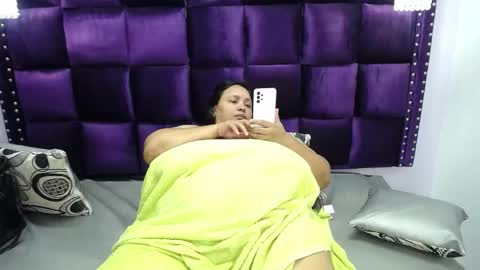 diosalinda online show from February 12, 7:56 pm