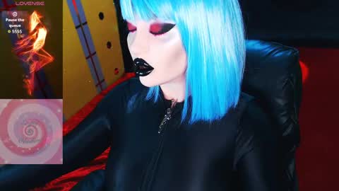 Roxy online show from May 28, 2:04 pm