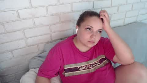 Crazyy Girl  online show from June 10, 6:06 pm