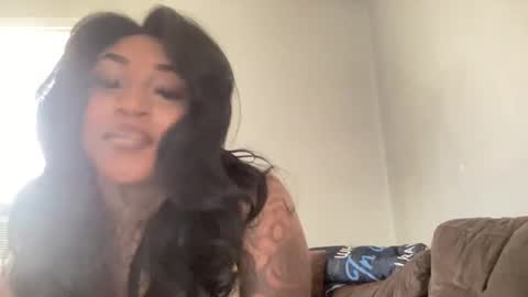 Snapshot of creame_sensation chatting on December 21, 4:25 pm PHANTOMTARGARYENXXX online show from December 21, 4:25 pm