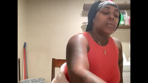 Snapshot of creame_sensation chatting on October 12, 10:50 am PHANTOMTARGARYENXXX online show from October 12, 10:50 am