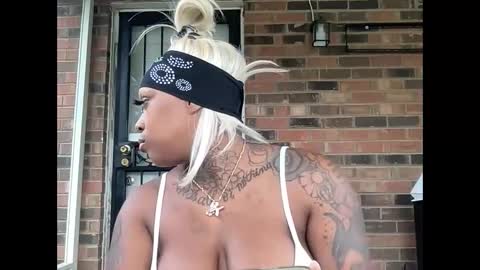 Snapshot of creame_sensation chatting on October 7, 2:10 pm PHANTOMTARGARYENXXX online show from October 7, 2:10 pm