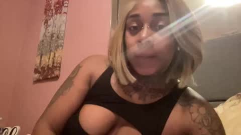 Snapshot of creame_sensation chatting on February 1, 10:44 pm PHANTOMTARGARYENXXX online show from February 1, 10:44 pm