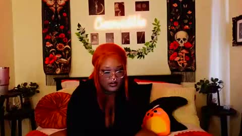 Vee online show from June 29, 7:02 pm