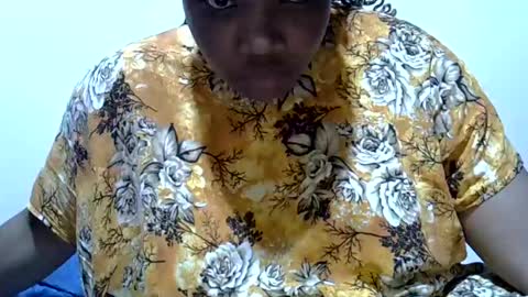 creamy_val online show from August 7, 7:32 pm