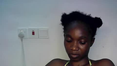 Snapshot of creamyxsugar chatting on October 16, 6:43 pm creamyxsugar online show from October 16, 6:43 pm